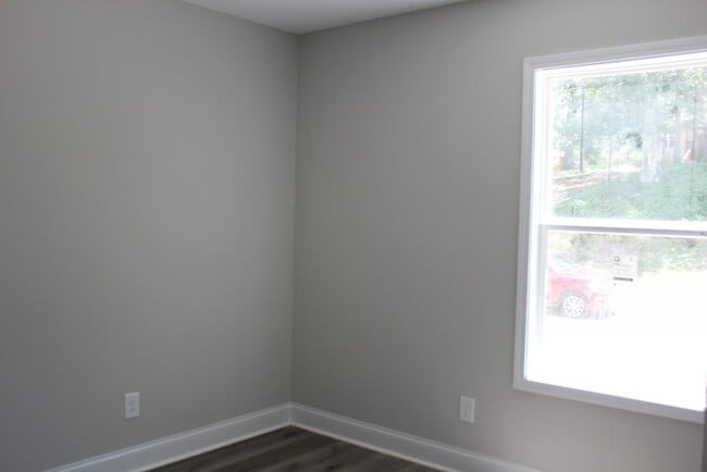 Building Photo - 183 Lakeview Terrace
