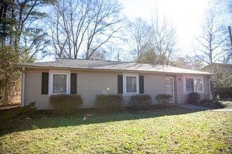 Building Photo - 24 Barclay Dr