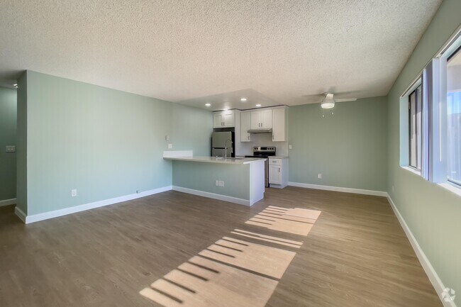 1HAB, 1BA - 650 ft² - St. George Manor