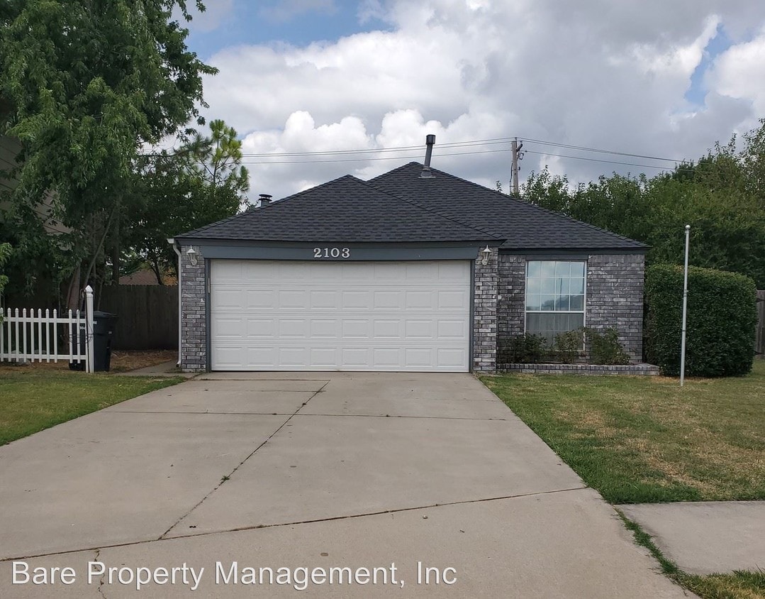 Primary Photo - 2 br, 2 bath House - 2103 Lakecrest Drive