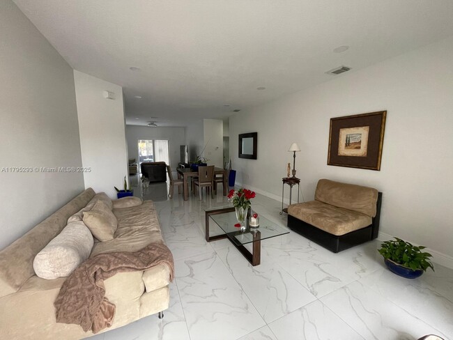 Foto del edificio - 15548 SW 19th Ln