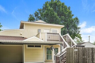 Building Photo - 3502 Longwood Dr