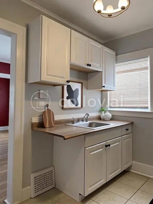 Building Photo - 97 W Rundell St