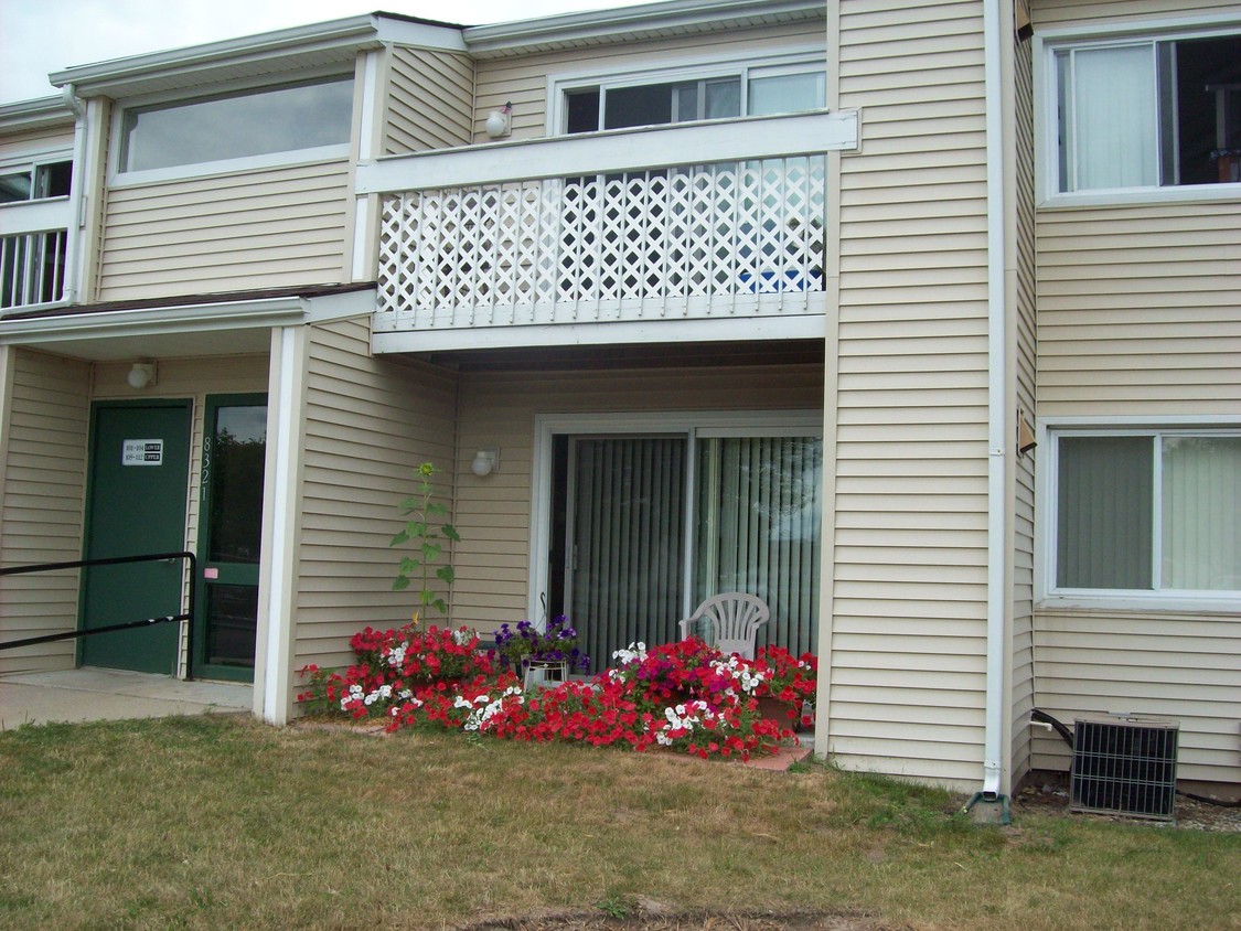 Building Photo - 8321 Webster Rd