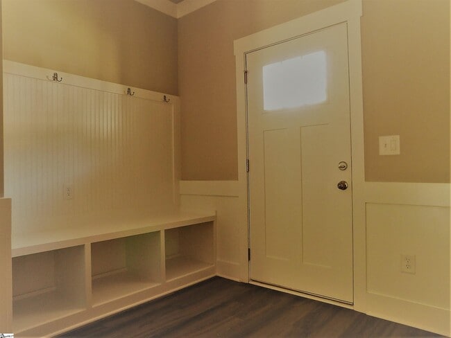 Building Photo - 202 Broad Banyan Ct