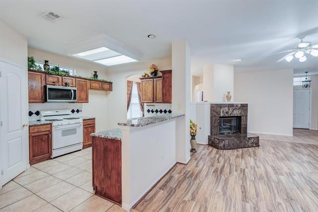 Foto del edificio - 4521 Highridge St