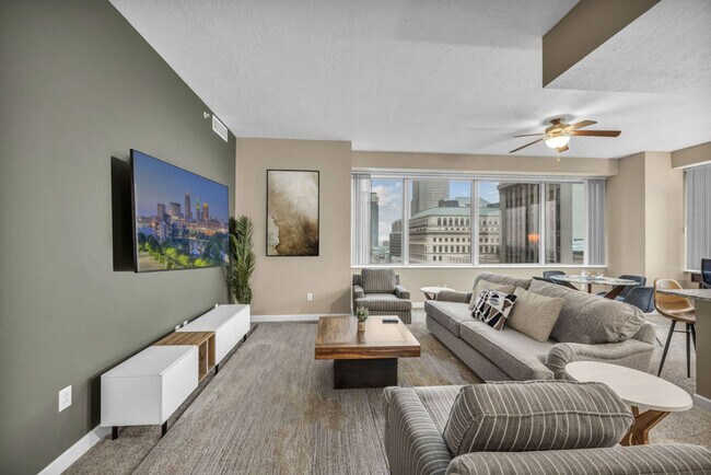 Foto del edificio - 1717 E 9th St