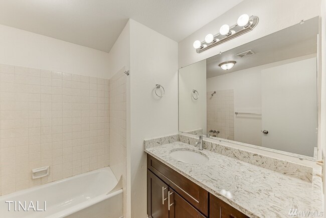 Building Photo - 2 br, 2 bath House - 17104 NE 45th ST #7
