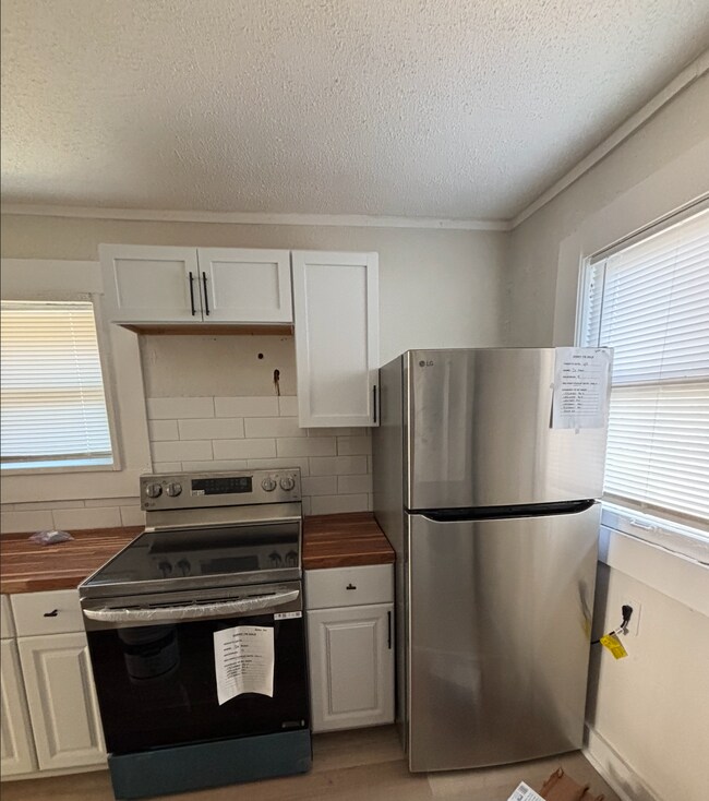 Foto del edificio - 3014 E 69th St