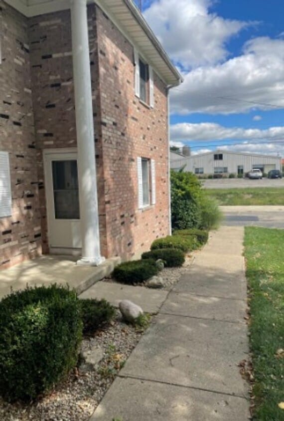 Primary Photo - Spacious 2-Bedroom 1.5 Bath