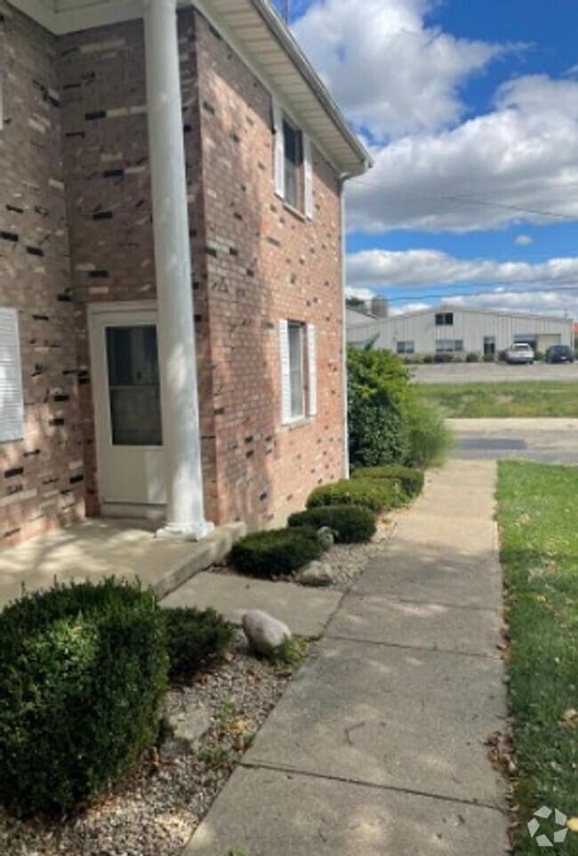Building Photo - 131 Berwick Dr