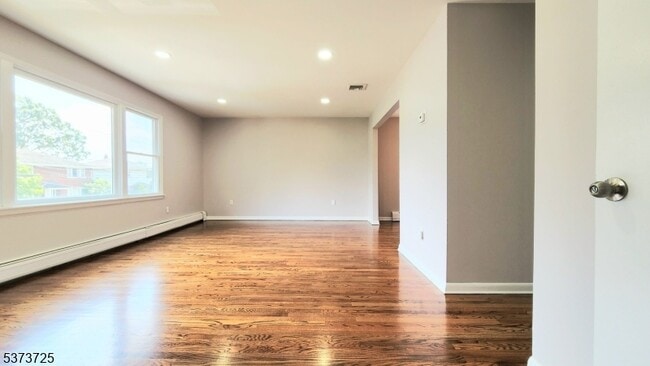 Building Photo - 223 Miller Ave