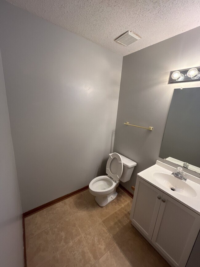 Foto del edificio - 320 Olympia Ct