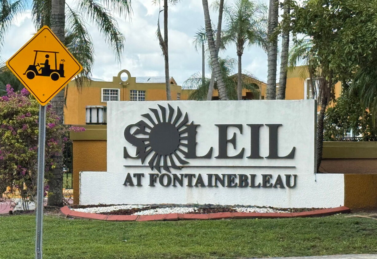 Primary Photo - 9725 Fontainebleau Blvd