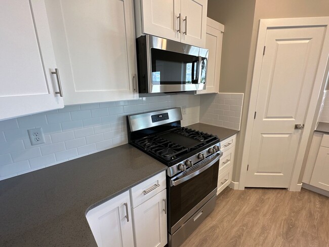Building Photo - Cedar City 3 Bed | 2 Bath | 2 Car Townhome