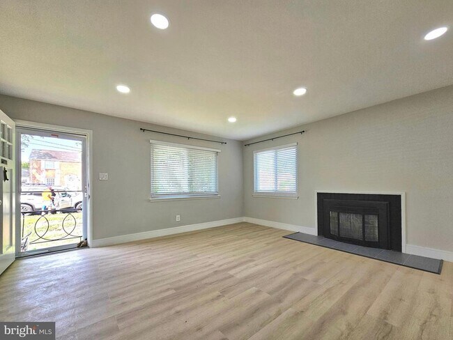 Foto del edificio - 2115 N Harrison St