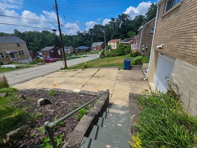 Foto del edificio - 151 Mahoning Dr