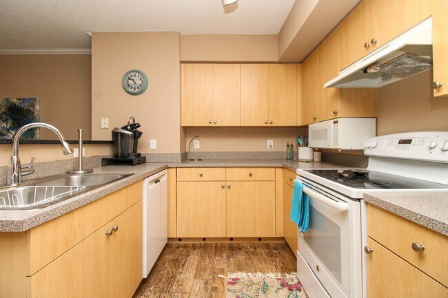 Foto del edificio - The Sanctuary at Imperial River | Elegant 2BR/2BA Condo | Seasonal Rental Opportunity