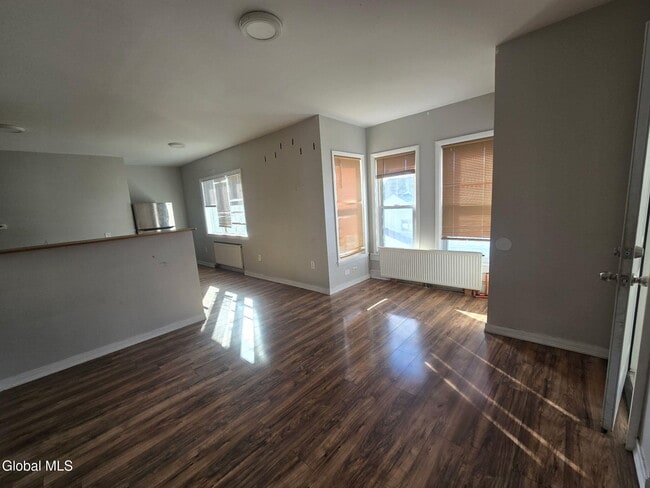 Building Photo - 9 Bayard St