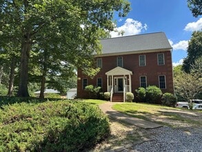 Building Photo - 4421 Dianawood Dr
