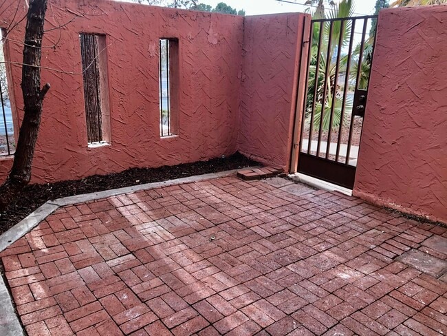 Building Photo - 730 Resler Dr