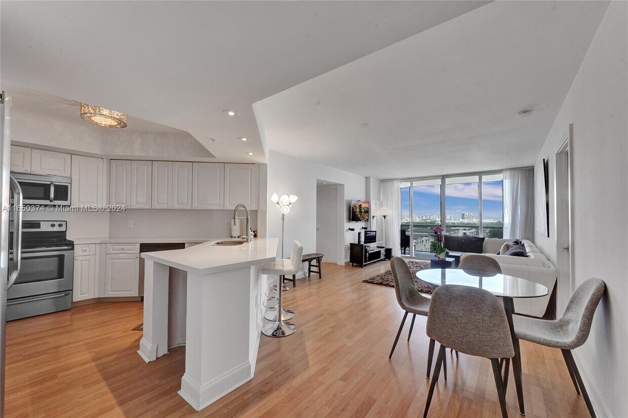 Foto principal - 1900 Sunset Harbour Dr