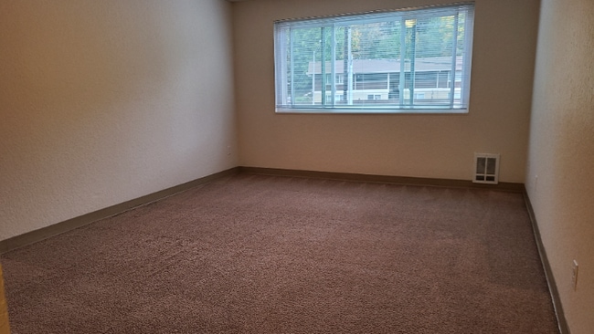 Photo - 1625 Kent Des Moines Rd Apartment