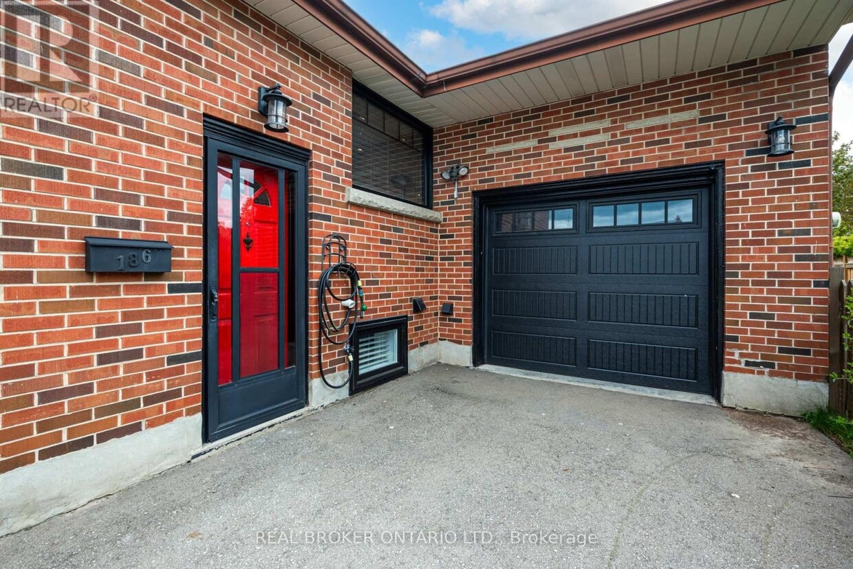 Photo principale - 186 Jeffrey Ave