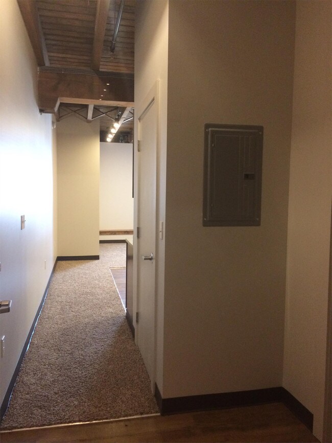 Building Photo - 201 Choctaw St