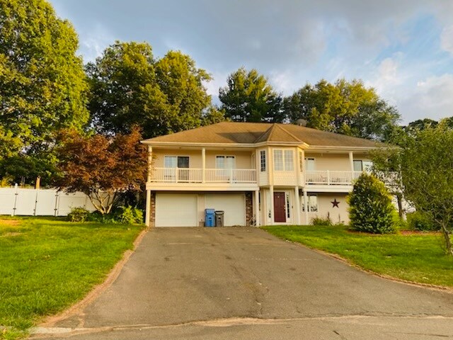 Building Photo - 58 Skyview Ter