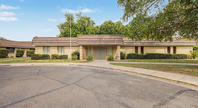 Foto del edificio - 1623 E Malibu Dr