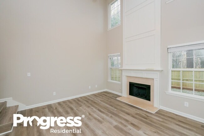 Building Photo - 544 Easton Dr