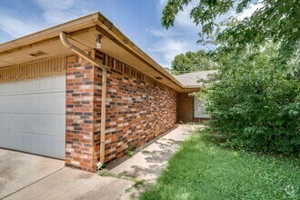 Building Photo - 7312 Kings Manor Ct