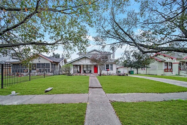Building Photo - 4614 Park Dr
