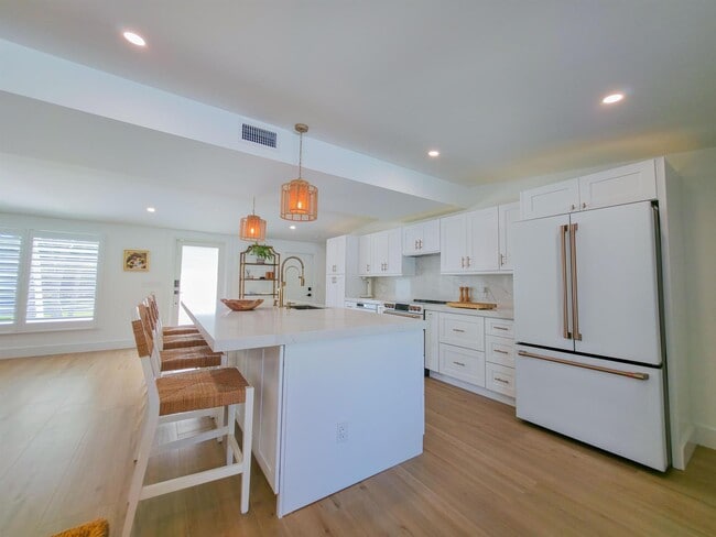 Building Photo - 720 Eastwind Dr