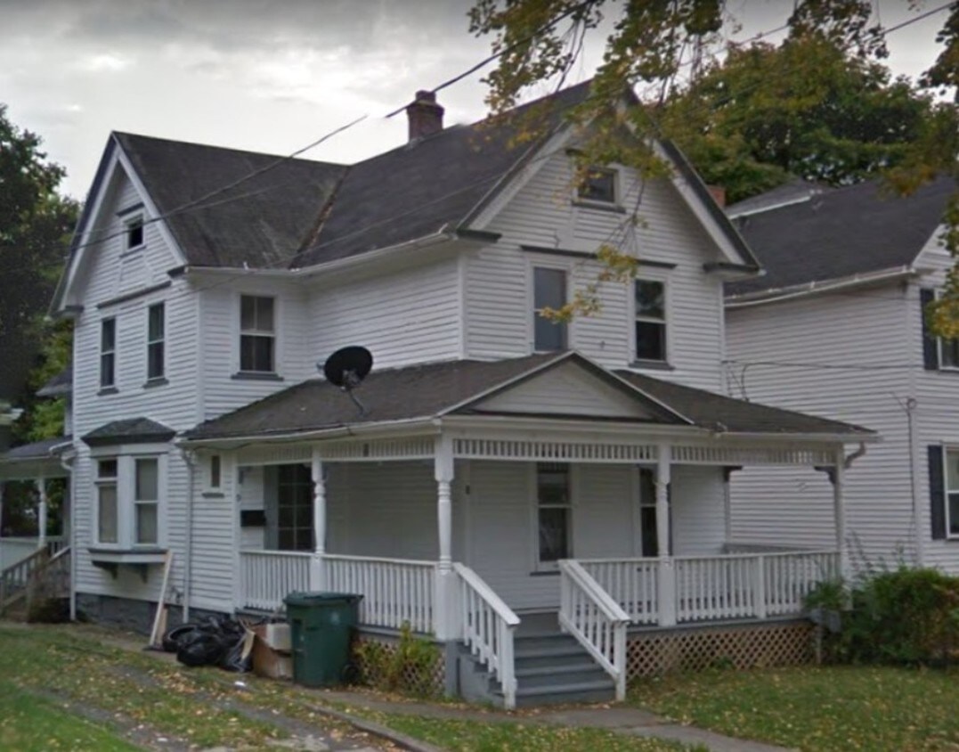 Primary Photo - 9 Englert St