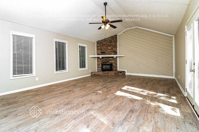 Foto del edificio - 3895 Rock Mill Pkwy
