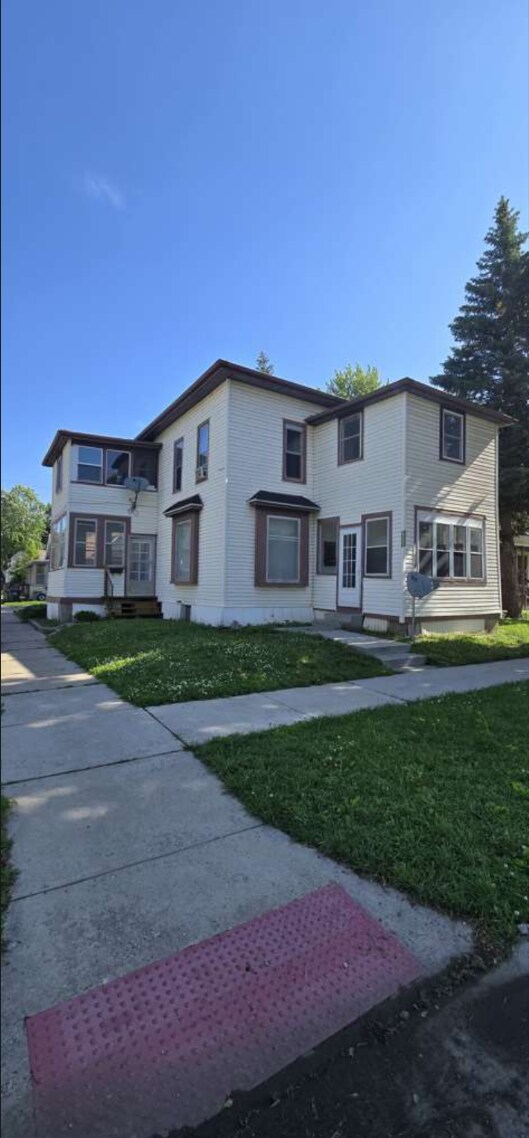 Foto del edificio - 1302 2nd Ave N