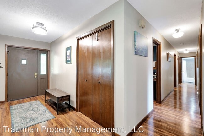 Building Photo - 4 br, 2.5 bath House - 2105 Gunn Dr.