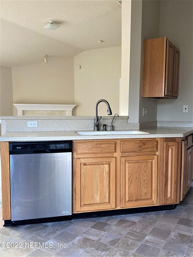 Foto del edificio - 9338 Prosperity Lake Dr