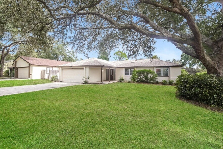 Primary Photo - 966 Windsong Cir