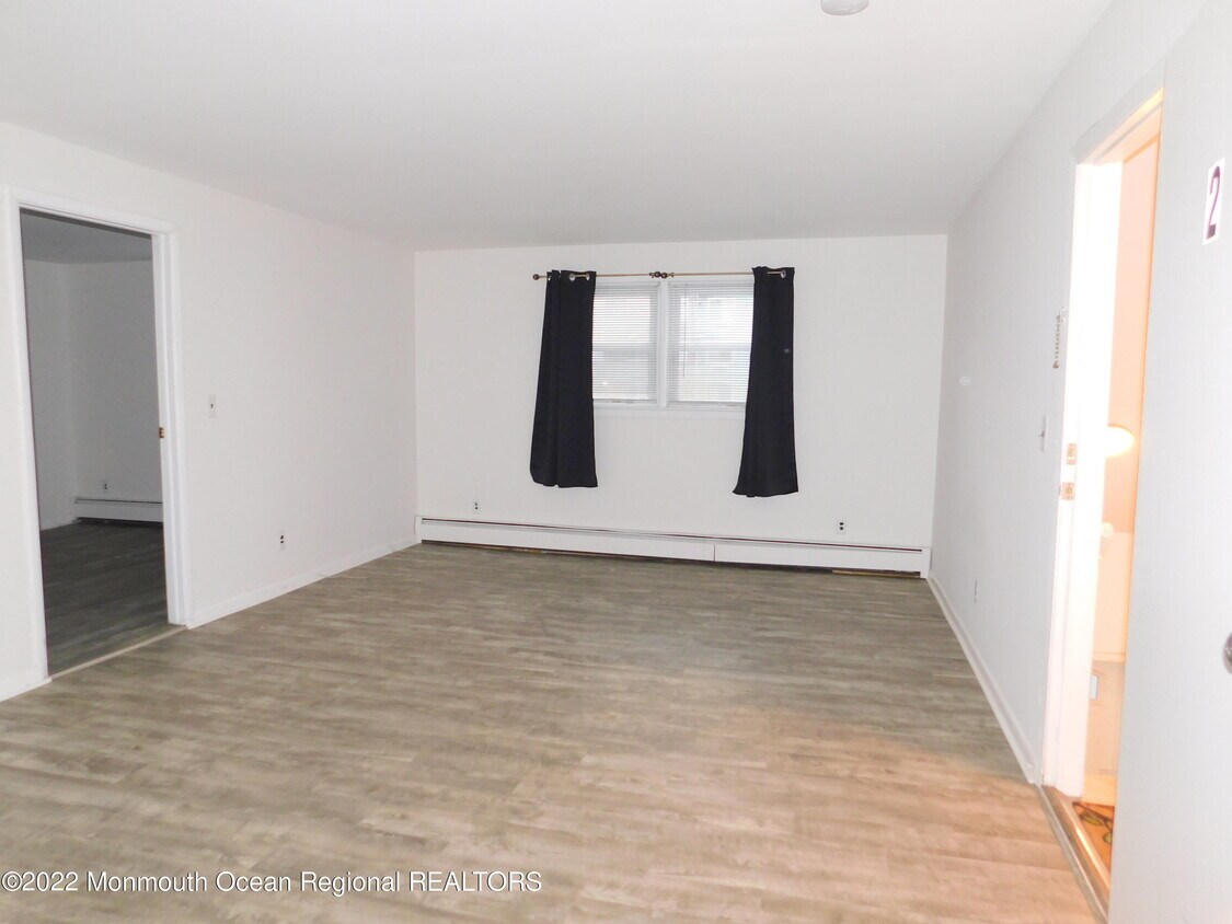 2098 NJ35, South Amboy, NJ 08879 Room for Rent in South Amboy, NJ