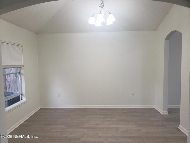 Foto del edificio - 2506 Creekfront Dr