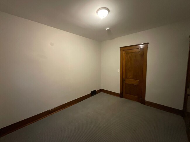 Building Photo - 3820 Riverside Avenue