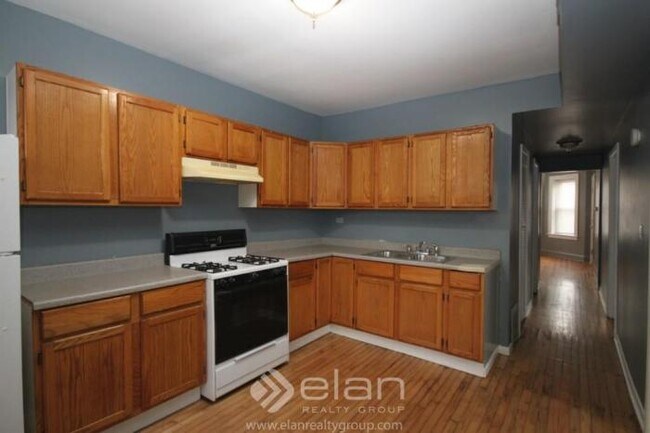 Foto del edificio - 2 bedroom in CHICAGO IL 60651