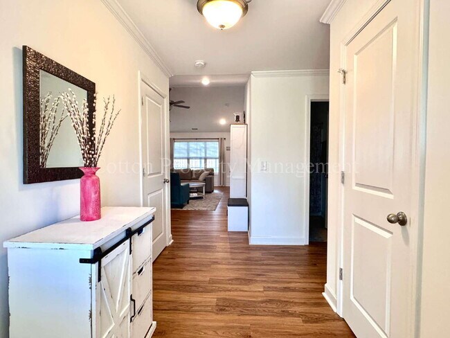 Building Photo - 5283 Vespar Ct