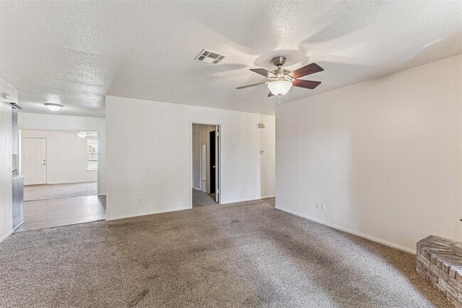 Building Photo - 1405 SW 77th Terrace