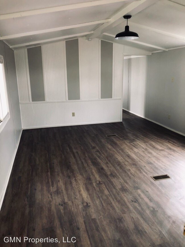 Building Photo - 1-21 Dinardo Manor