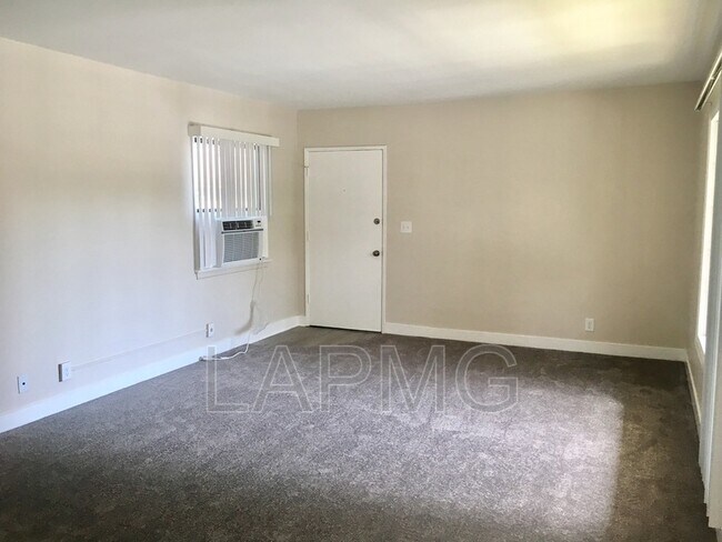 Foto del edificio - 108 N Kenwood St