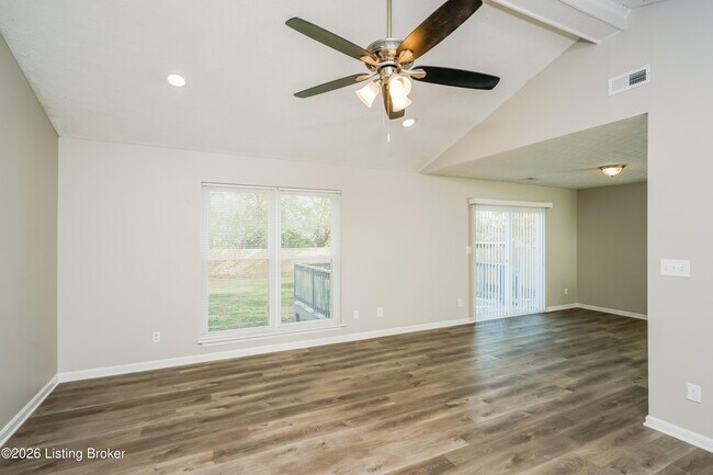 Foto del edificio - 7401 Hassock Dr